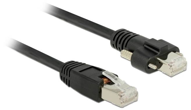 Dva černé ethernetové kabely s RJ45 konektory, používané pro přenos dat v počítačových sítích.