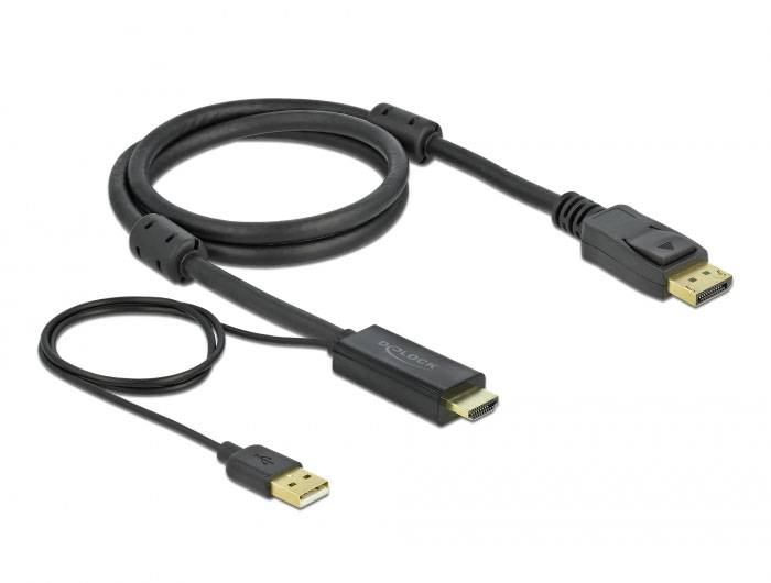 Černý DisplayPort na HDMI kabel se dvěma filtry rušení a dvěma zlatými konektory je zobrazen na bílém pozadí.