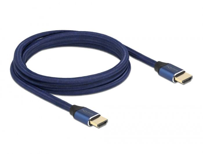 Modré HDMI rozhraní s pozlacenými konektory, svinuté do klubíčka, vhodné pro propojení video a audio zařízení.