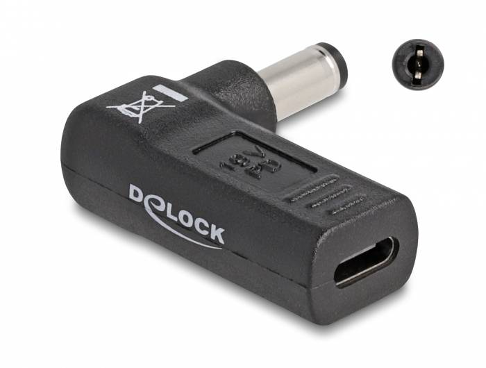 Obdélníkový adaptér od společnosti Delock s USB-C konektorem na jedné straně a kulatou zástrčkou na straně druhé.