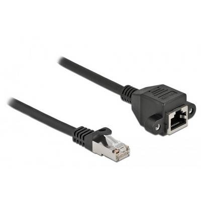 Černý ethernetový prodlužovací kabel s konektorem RJ45 vlevo a zásuvkou vpravo, vhodný pro síťová připojení.