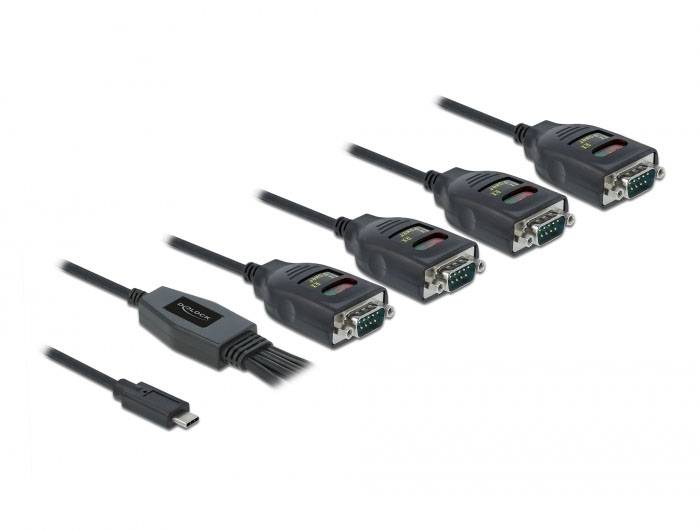 Čtyři černé USB-na-sériové adaptéry s RS232 konektorem a indikačními LED diodami signalizujícími aktivitu přenosu, připojené mikroUSB konektorem.