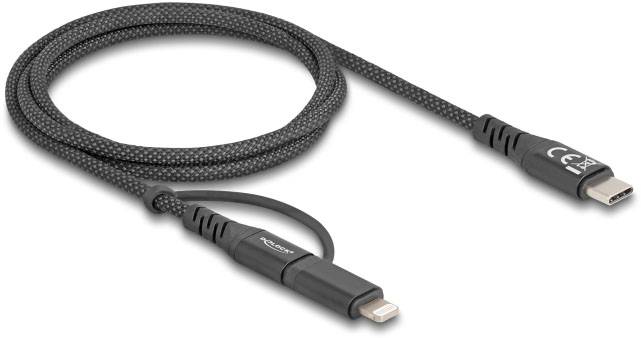 Černý oplétaný kabel s USB-C konektorem na jedné straně a Lightning konektorem na straně druhé.