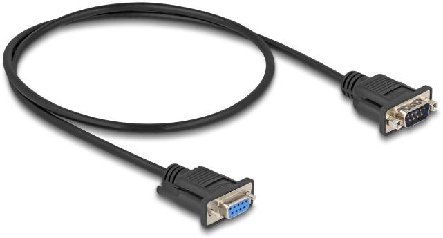 Černý sériový datový kabel se dvěma 9-pinovými D-Sub konektory na koncích, který se používá pro přenos dat.