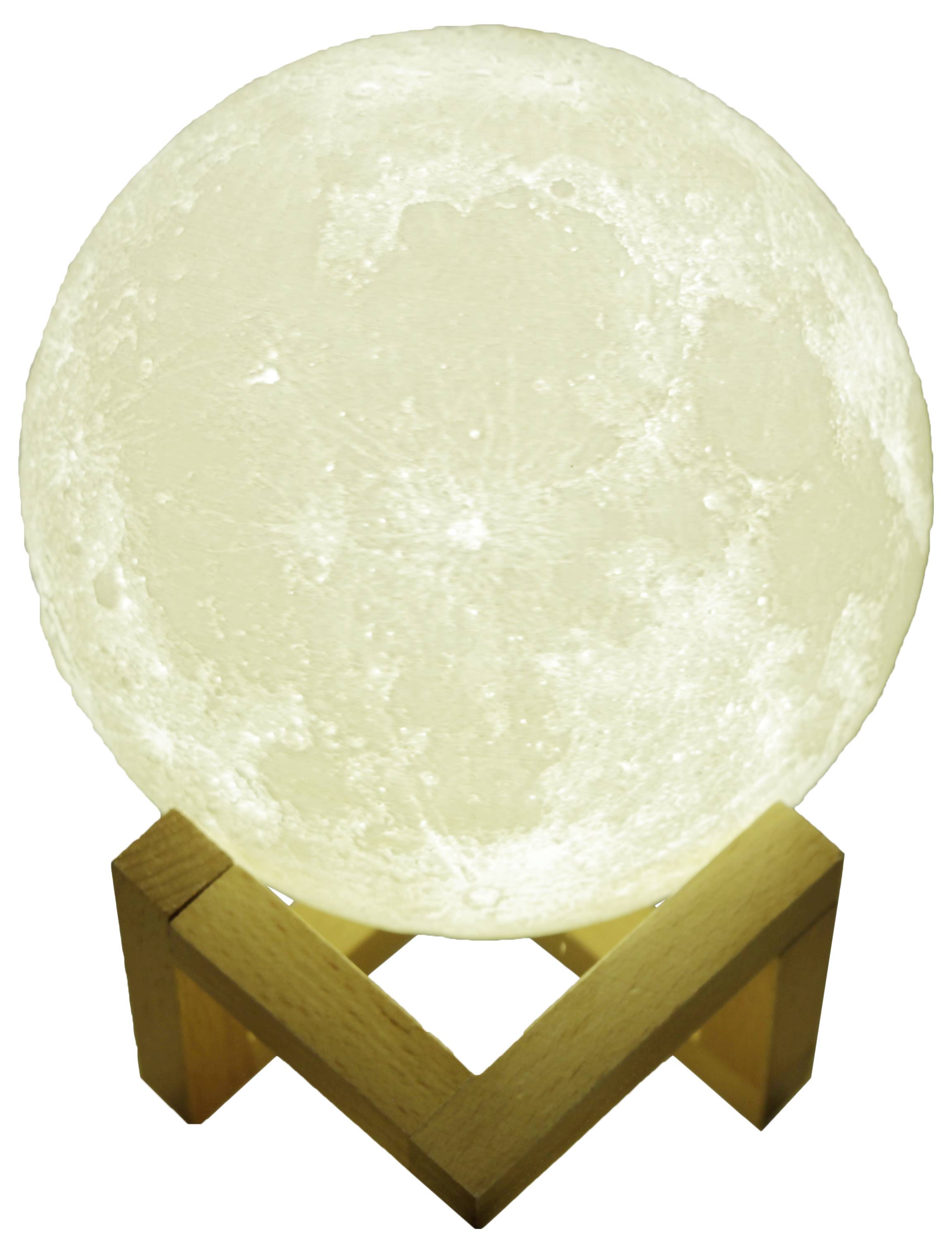 Svítící měsíční lampa na dřevěném stojanu, která vypadá jako úplněk. Vyzařuje měkké, teplé světlo.
