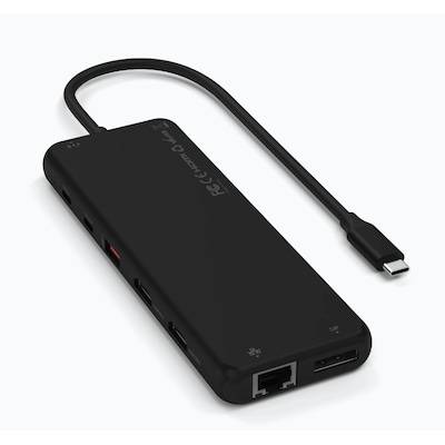 Černý USB-C dokovací rozbočovač s několika porty, včetně USB, HDMI a Ethernetu. Viditelné připojovací kabely.