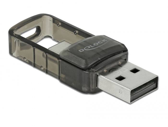 USB flash disk v černém, průhledném pouzdře s nápisem 'DELOCK' na horní straně.