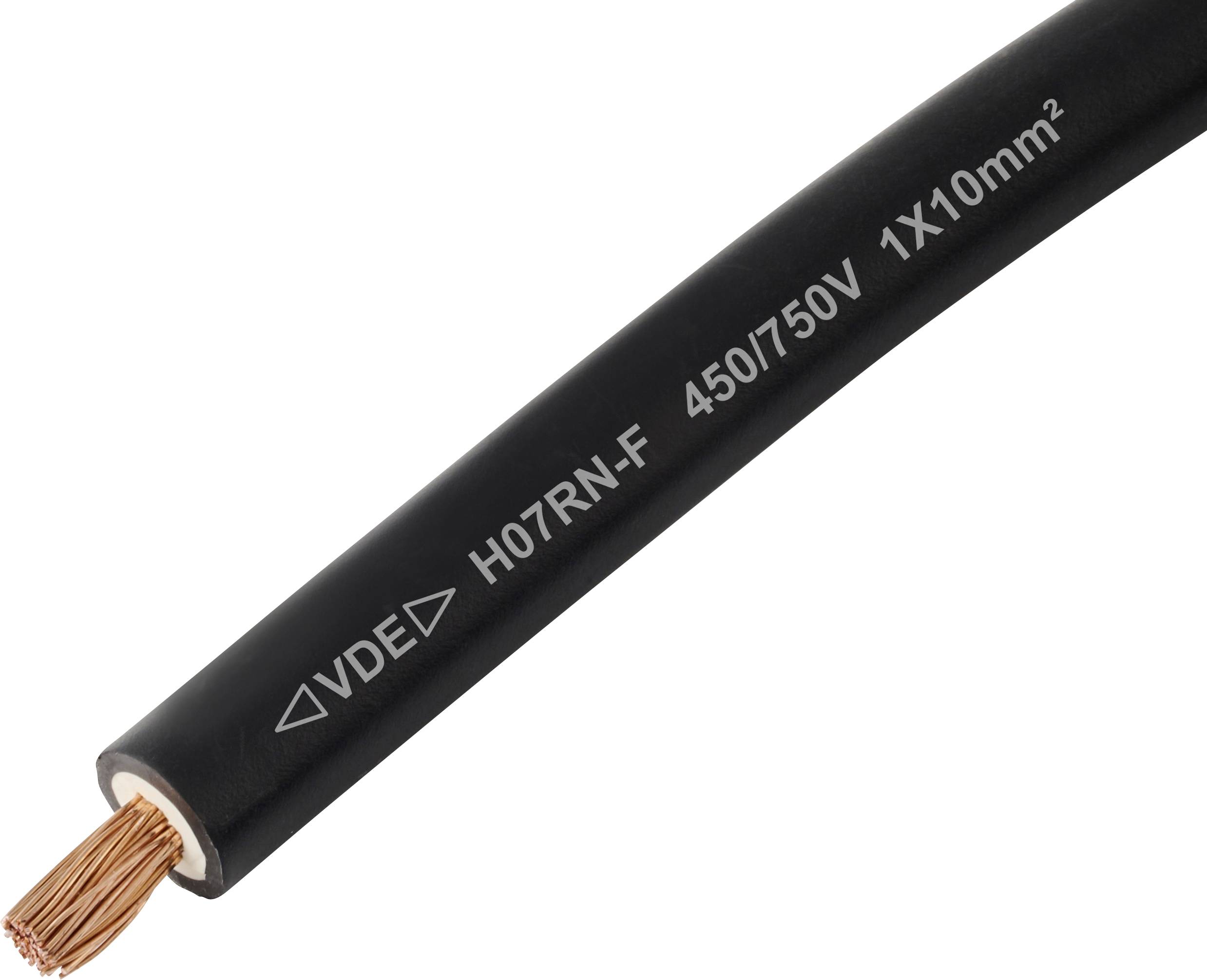 Černý elektrický kabel označený '450/750V 1X10mm²' s měděnými vodiči odkrytými na konci, který uvádí specifikace jeho napětí a rozměru.