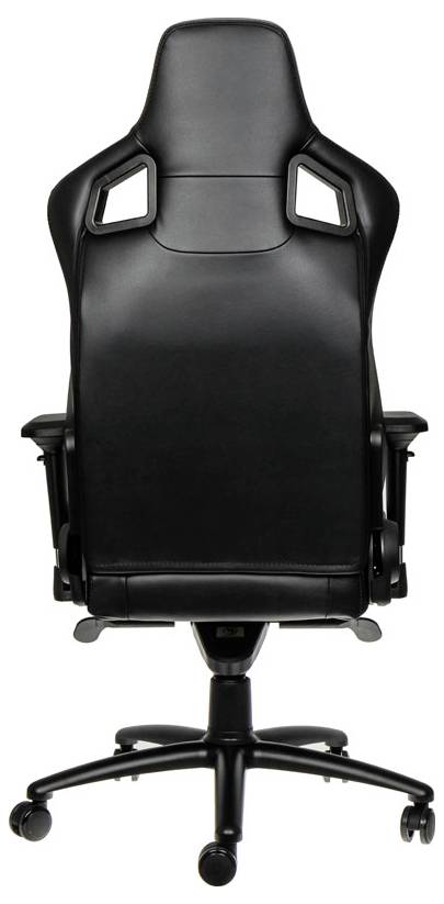 Černá ergonomická kancelářská židle s vysokým opěradlem a područkami, stojící na kolečkách, je zachycena z pohledu zezadu.