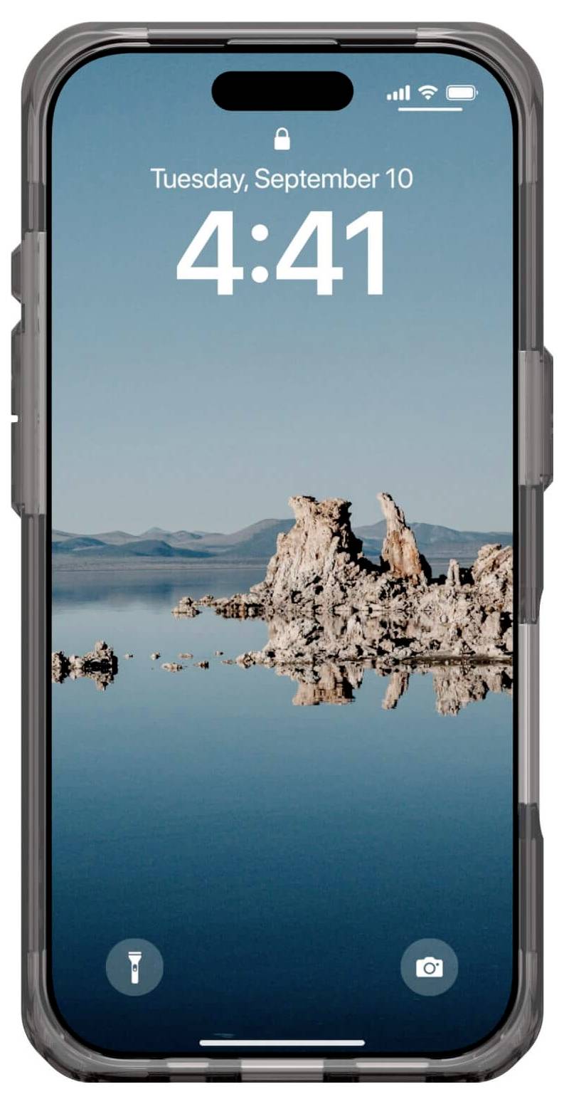 Mobilní telefon zobrazuje uzamčenou obrazovku s časem 4:41 v úterý 10. září. V pozadí jsou skály odrážející se v klidné hladině jezera.