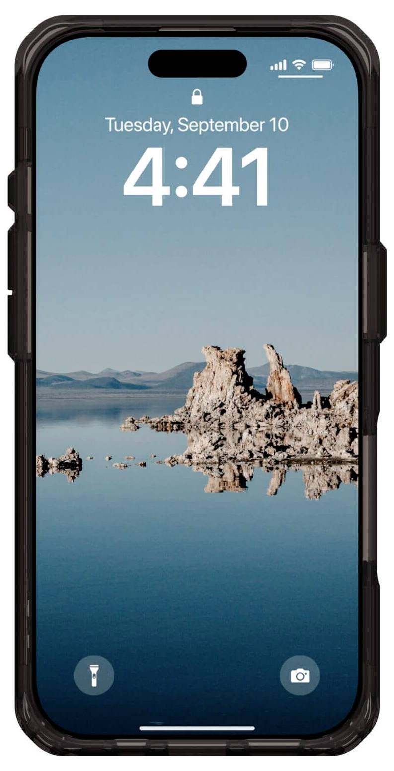 Smartphone zobrazuje uzamčenou obrazovku s datem 'Úterý, 10. září' a časem '4:41'. V pozadí klidná jezerní krajina.