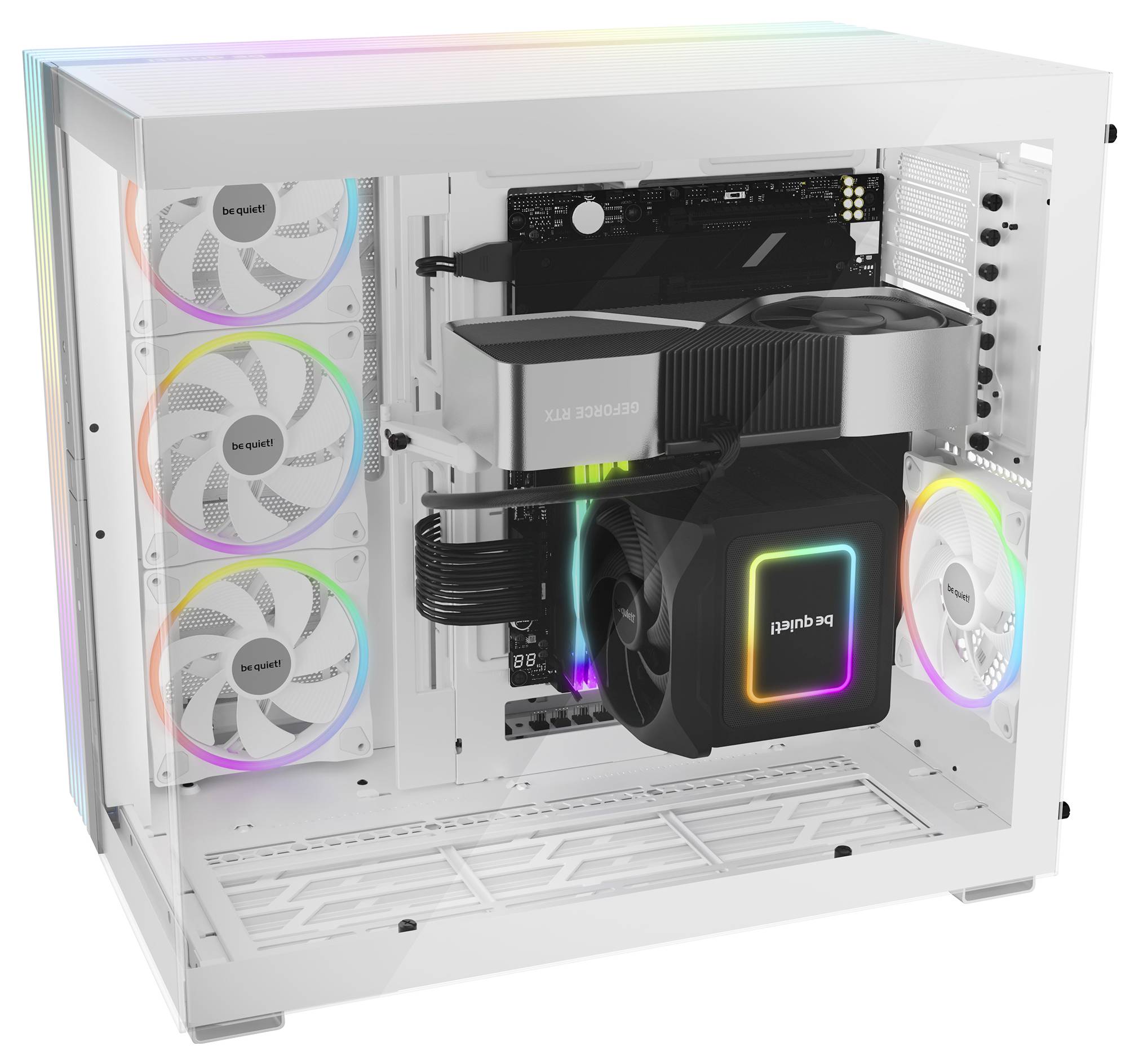 Bílá počítačová skříň s RGB podsvícenými ventilátory a velkou grafickou kartou. Viditelná základní deska a uspořádané vedení kabeláže.