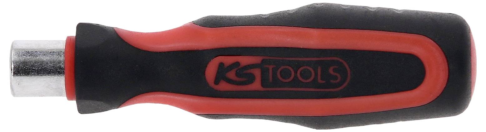 Černá rukojeť šroubováku s červeným lemováním a logem 'KS TOOLS'. Rukojeť je ergonomicky tvarovaná a protiskluzová.