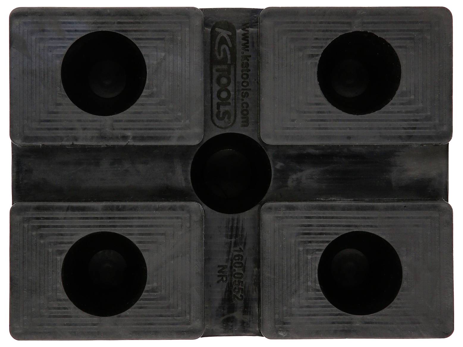 Černý gumový tlumič s pěti symetricky uspořádanými kruhovými prohlubněmi. Značka a číslo modelu jsou vytištěny nahoře.
