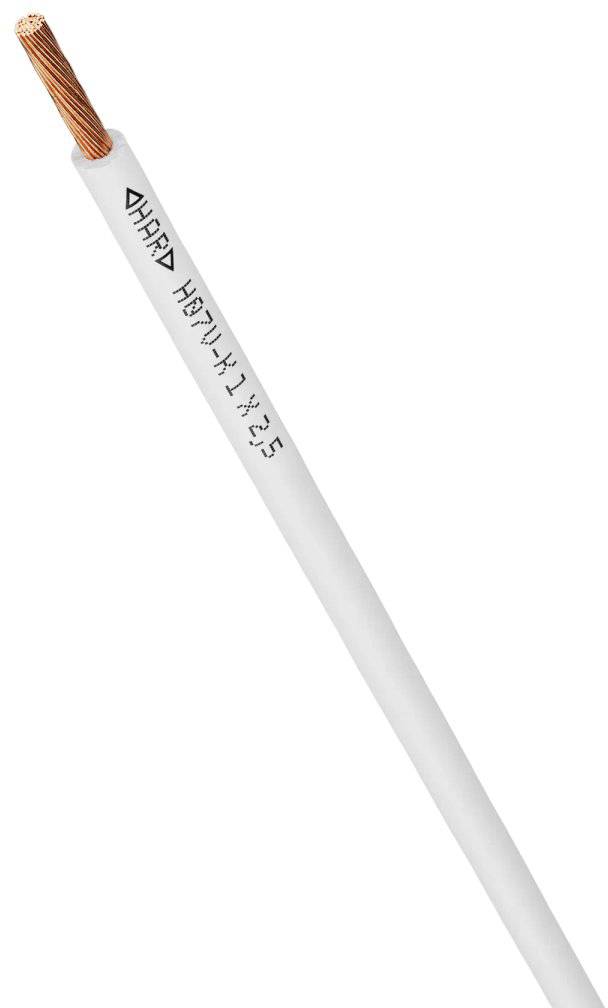 Bílý elektrický kabel s měděným vodičem je viditelný. Na izolaci kabelu je nápis „H07V-K 1x2.5".