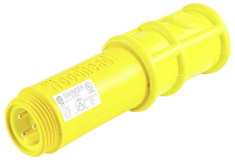 Žlutá elektrická zástrčka se třemi viditelnými kovovými kolíky a popiskou.