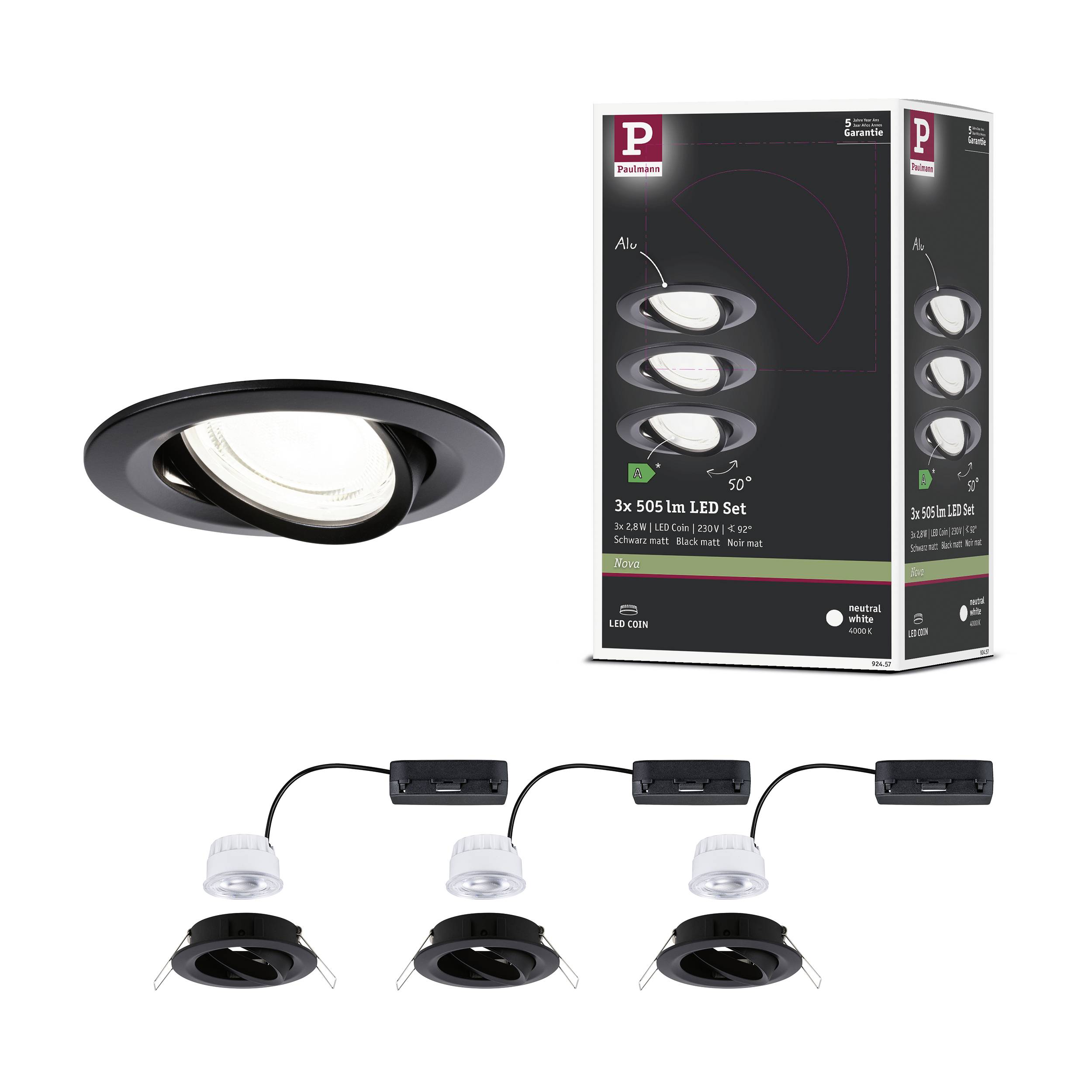 Sada LED vestavných svítidel se třemi černými kulatými reflektory. Balení zobrazuje informace o produktu. Vhodné pro vnitřní osvětlení.