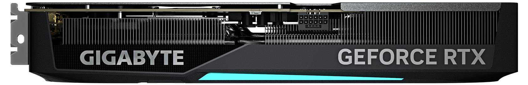 Grafická karta od Gigabyte, model GeForce RTX, prezentovaná z boku s viditelným chladičem a označením na krytu.