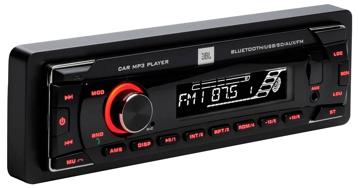 Autorádio s displejem zobrazuje 'FM 87,5'. Tlačítka pro hlasitost, výběr stanice, přehrávání. Bluetooth, USB a AUX vstupy.