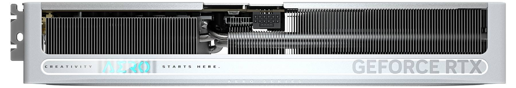 Grafická karta ve stříbrném designu s nápisem 'GIGABYTE AERO GeForce RTX'. Pohled z boku ukazující větrací otvory.