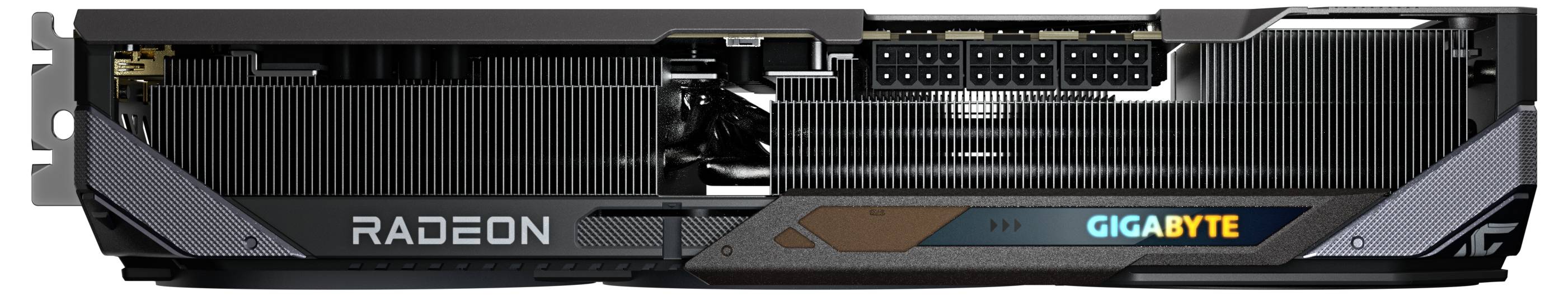 Grafická karta pohledem z boku s chladicími žebry a nápisem 'RADEON' a 'GIGABYTE'.