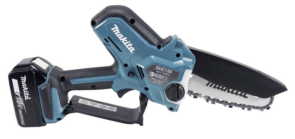Řetězová pila Makita DUC150 na akumulátor s 18V baterií, zobrazená z profilu. Moderno-černý design zahrnuje viditelný řetěz a lištu.