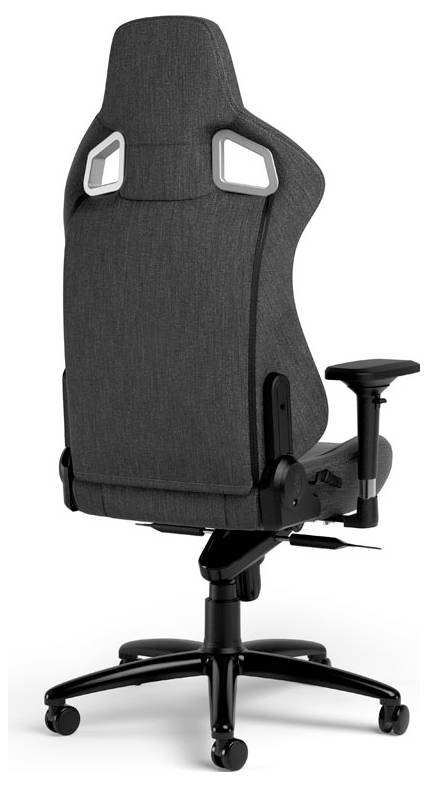 Ergonomická šedá kancelářská židle s vysokým opěradlem a černými kolečky. Židle má područky a stabilní podstavec.
