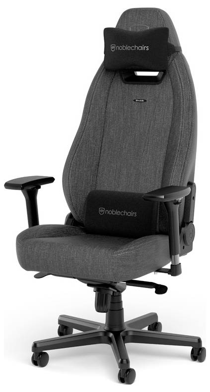 Ergonomická kancelářská židle s vysokým opěradlem, polstrovanými područkami a opěrkou hlavy, potažená šedou látkou a s nastavitelnou výškou.