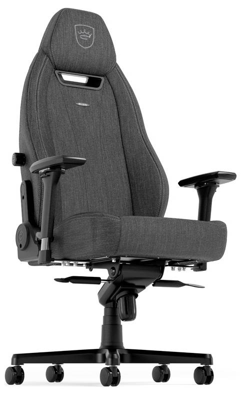 Šedá ergonomická kancelářská židle s nastavitelnými područkami a kolečky na černé základně. Čalouněný sedák a opěradlo.