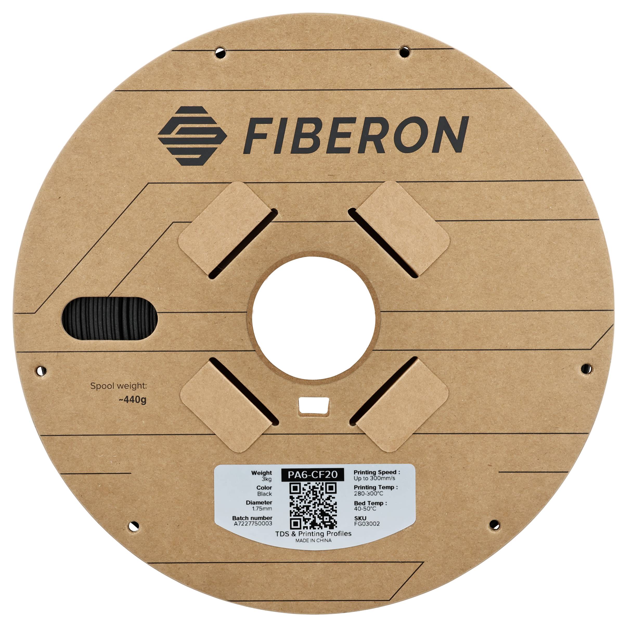 Kruhová cívka příze od FIBERON s logem. Uprostřed jsou vidět technické detaily. Hmotnost: 440g.