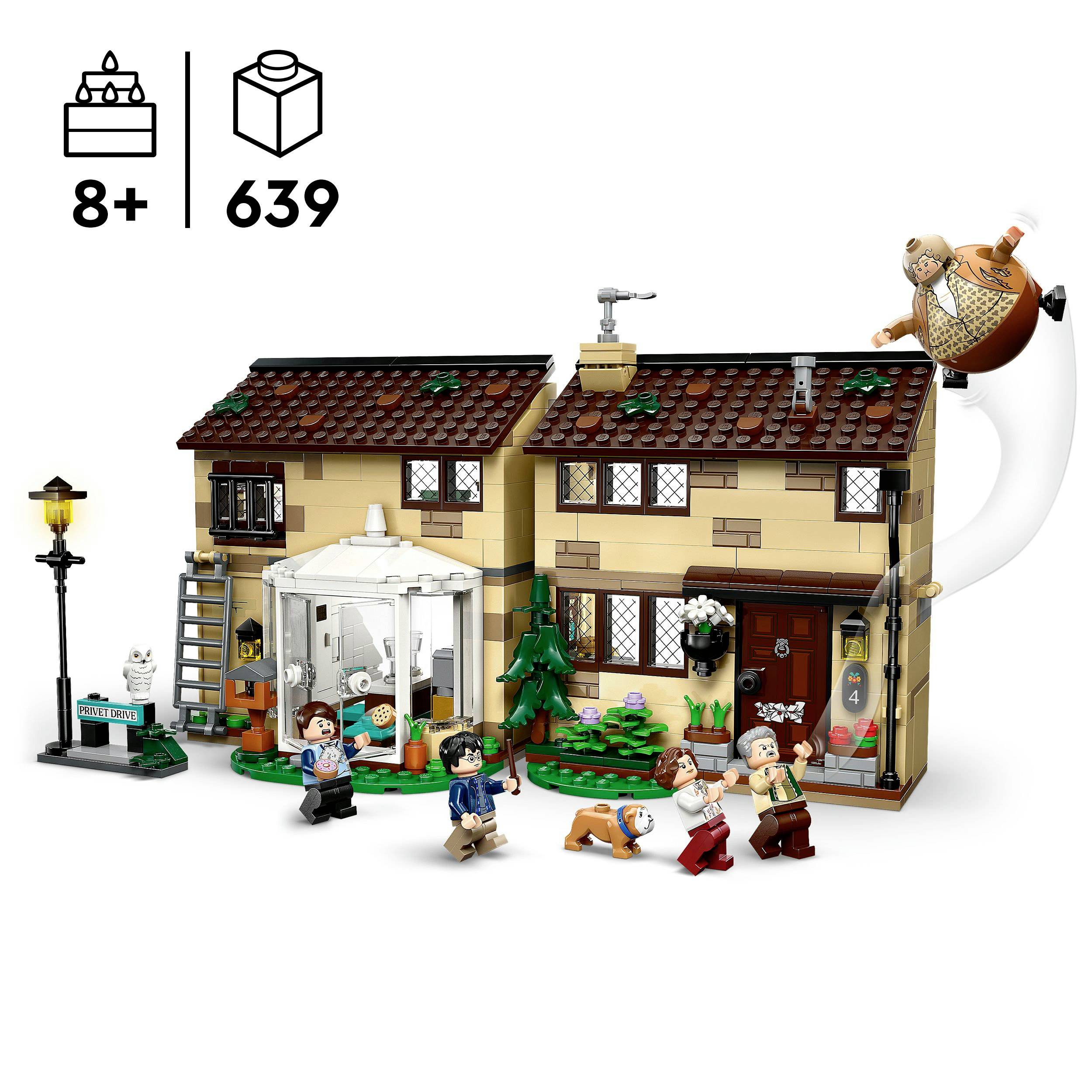 Lego stavebnice domu se sedmi figurkami, včetně létajícího muže a krajinných prvků. Vhodné od 8 let, 639 dílků.