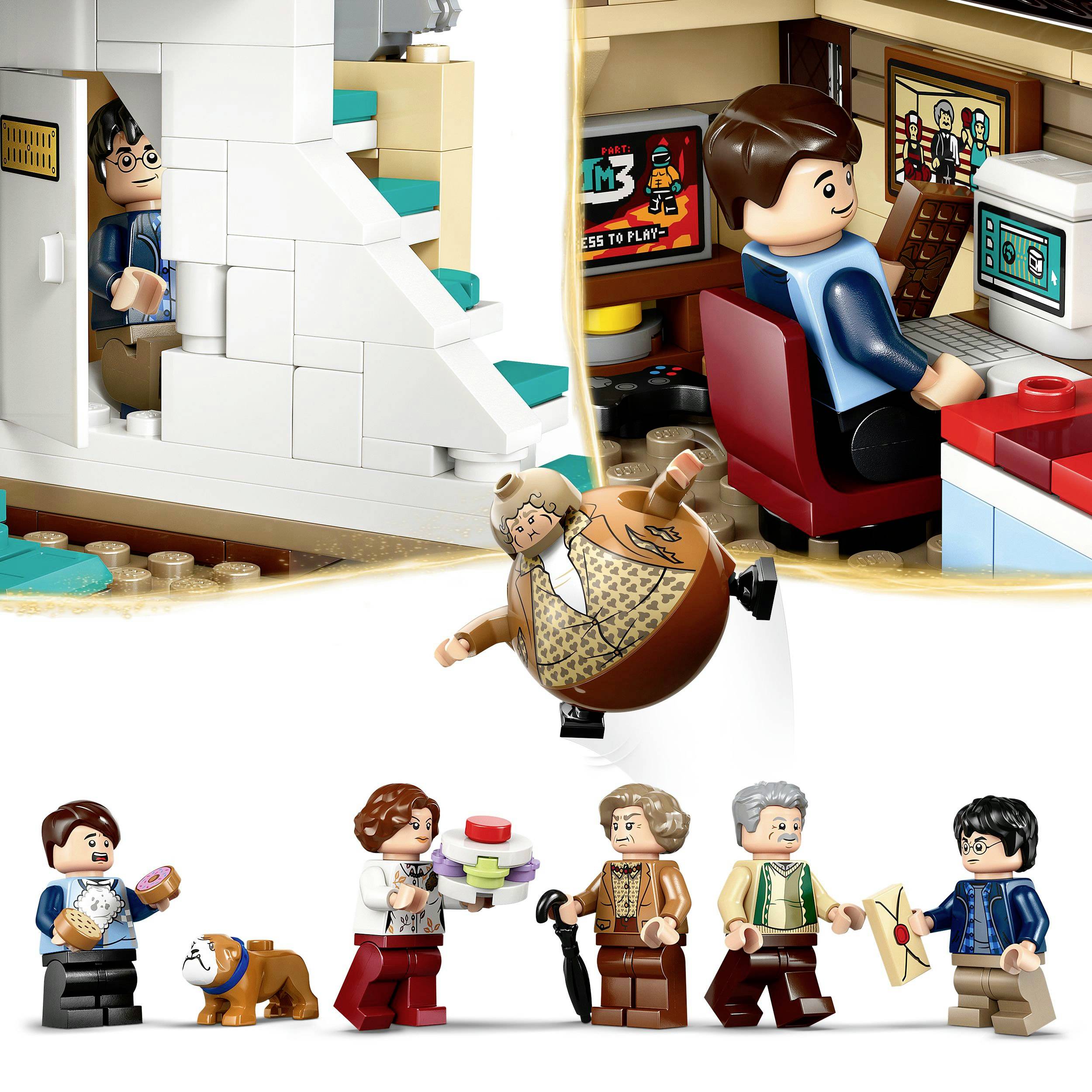 Scéna ze stavebnice LEGO s figurkami. Nahoře sedí osoba u psacího stolu, dole stojí figurky s doplňky.