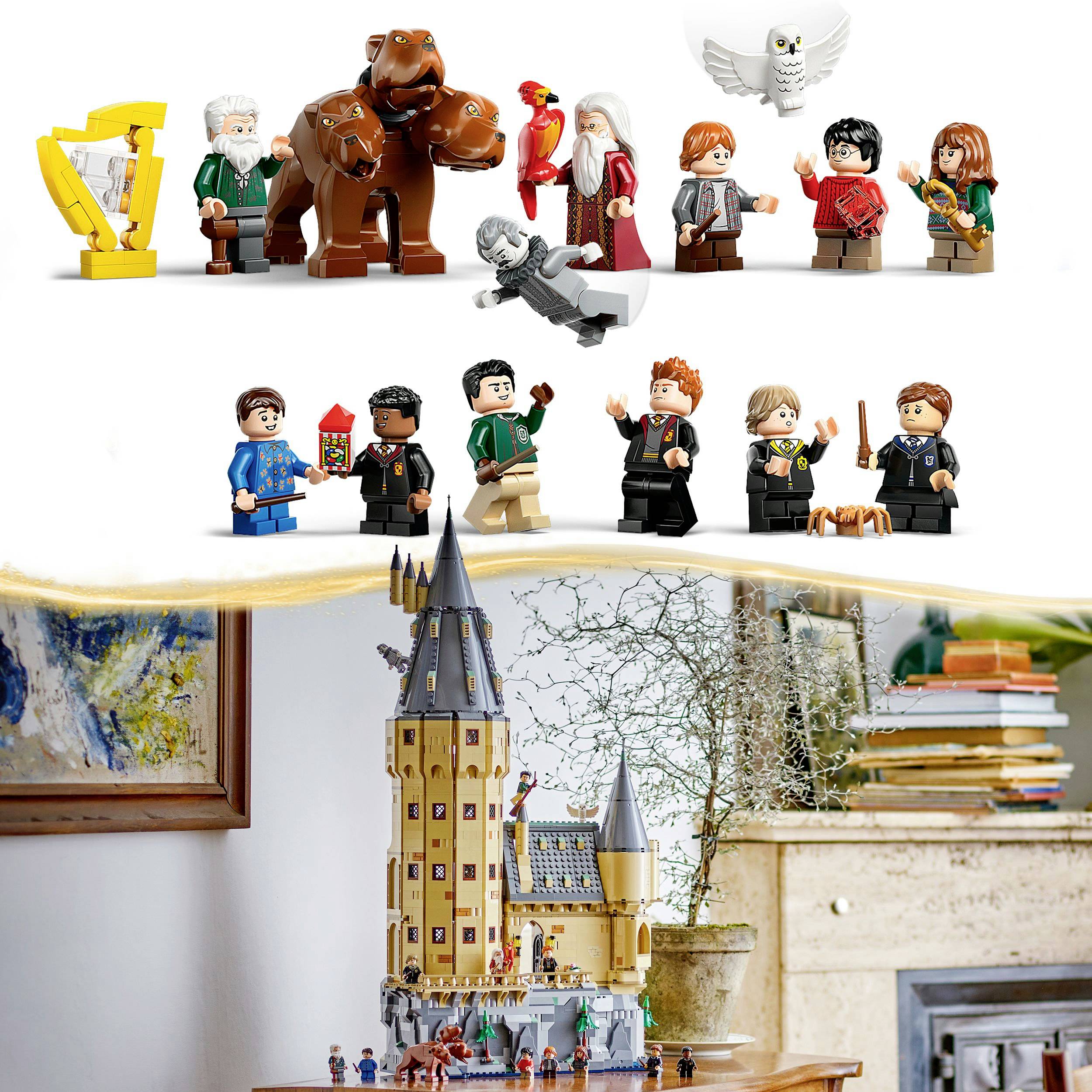 Koláž z LEGO Harry Potter postav a modelu Bradavic. Figurky a hrad zobrazují ikonické scény ze série.