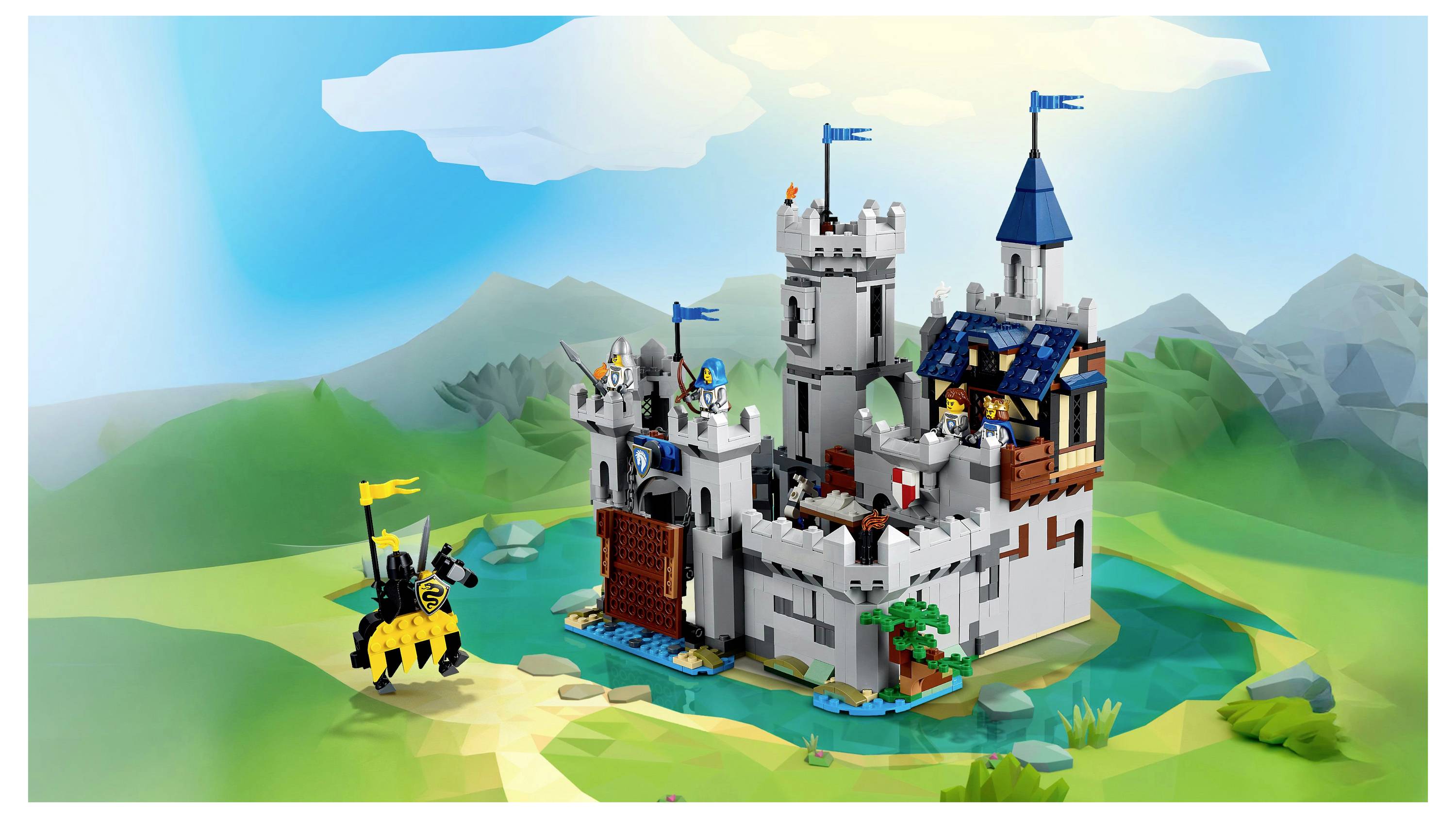 Sada Lego hradu umístěná v malebné krajině s horami a rybníkem. Rytíř na koni drží žlutou vlajku poblíž hradu.