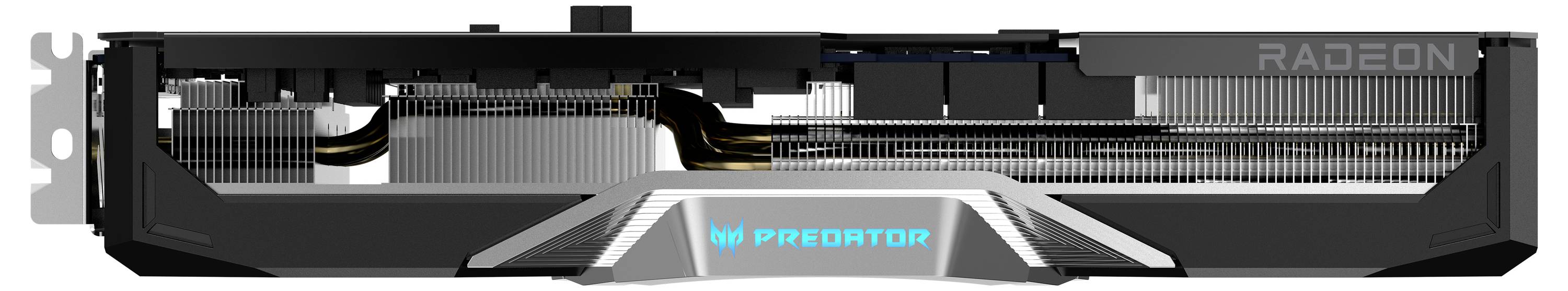 Boční pohled na grafickou kartu s chladicím systémem a logem Radeon. Zobrazuje detailní struktury ventilátorů a chladicích žeber.