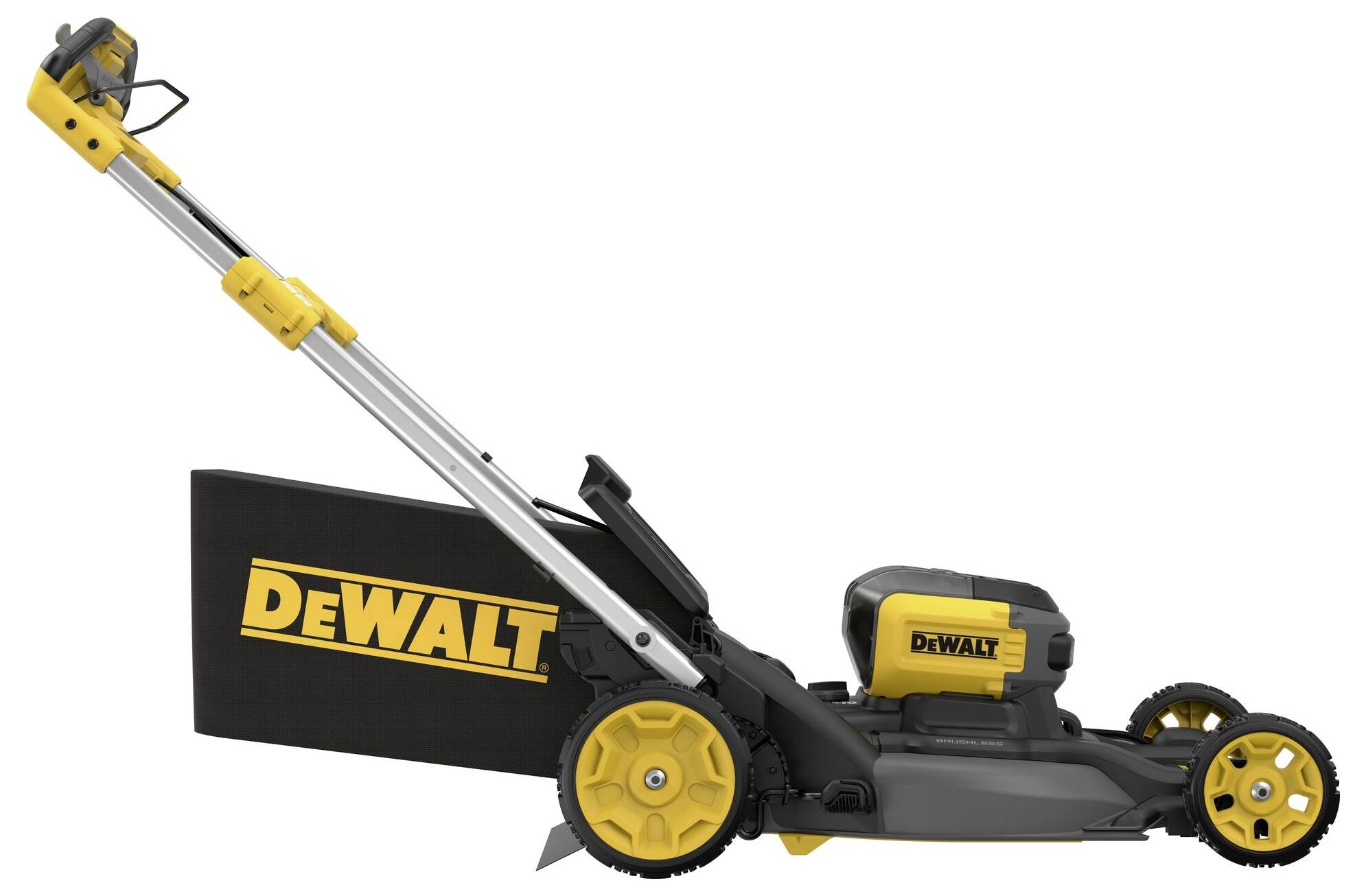 Elektrická sekačka značky DeWalt s žlutočerným designem, pohled z boku. Dobře viditelná rukojeť a koš na trávu.
