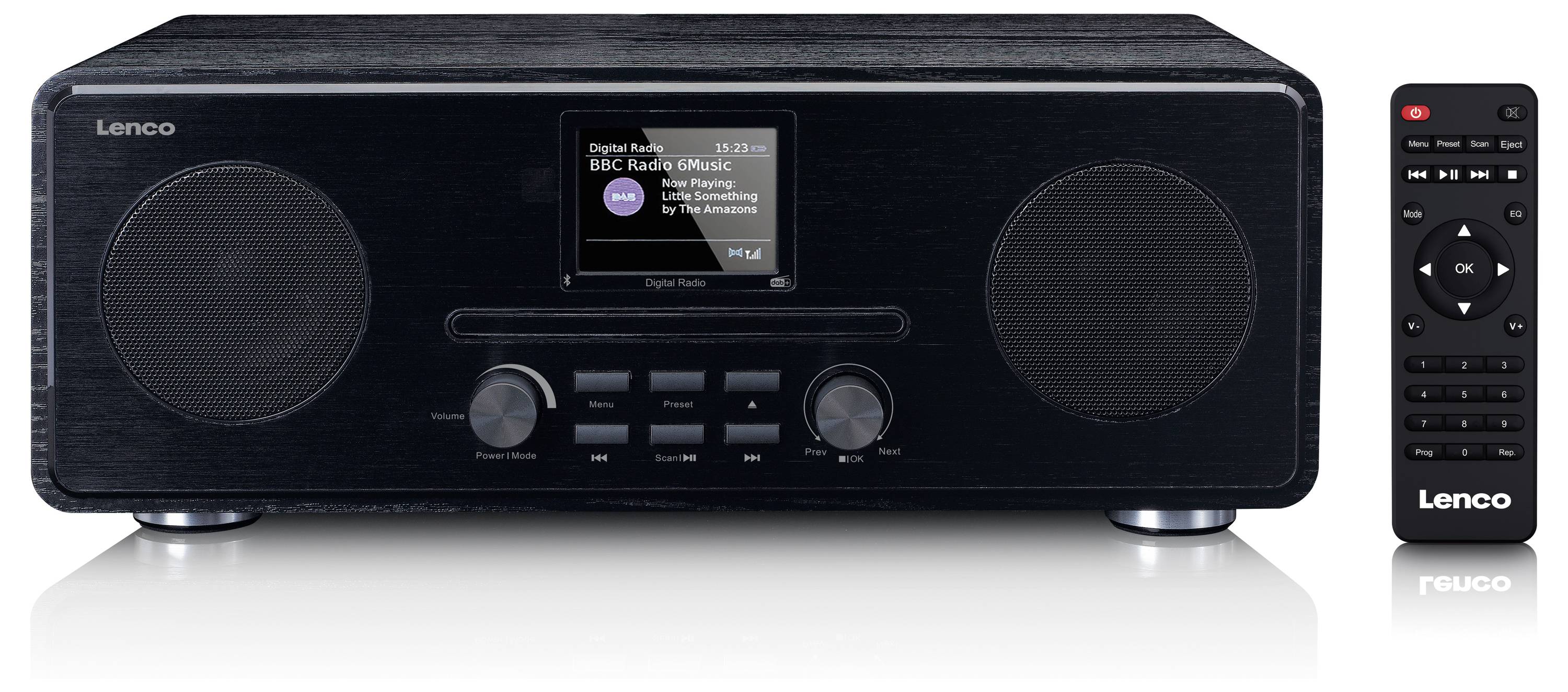 Černé rádio Lenco s dvěma reproduktory a digitálním displejem. Vedle něj vpravo dálkový ovladač s nápisem 'Lenco'.