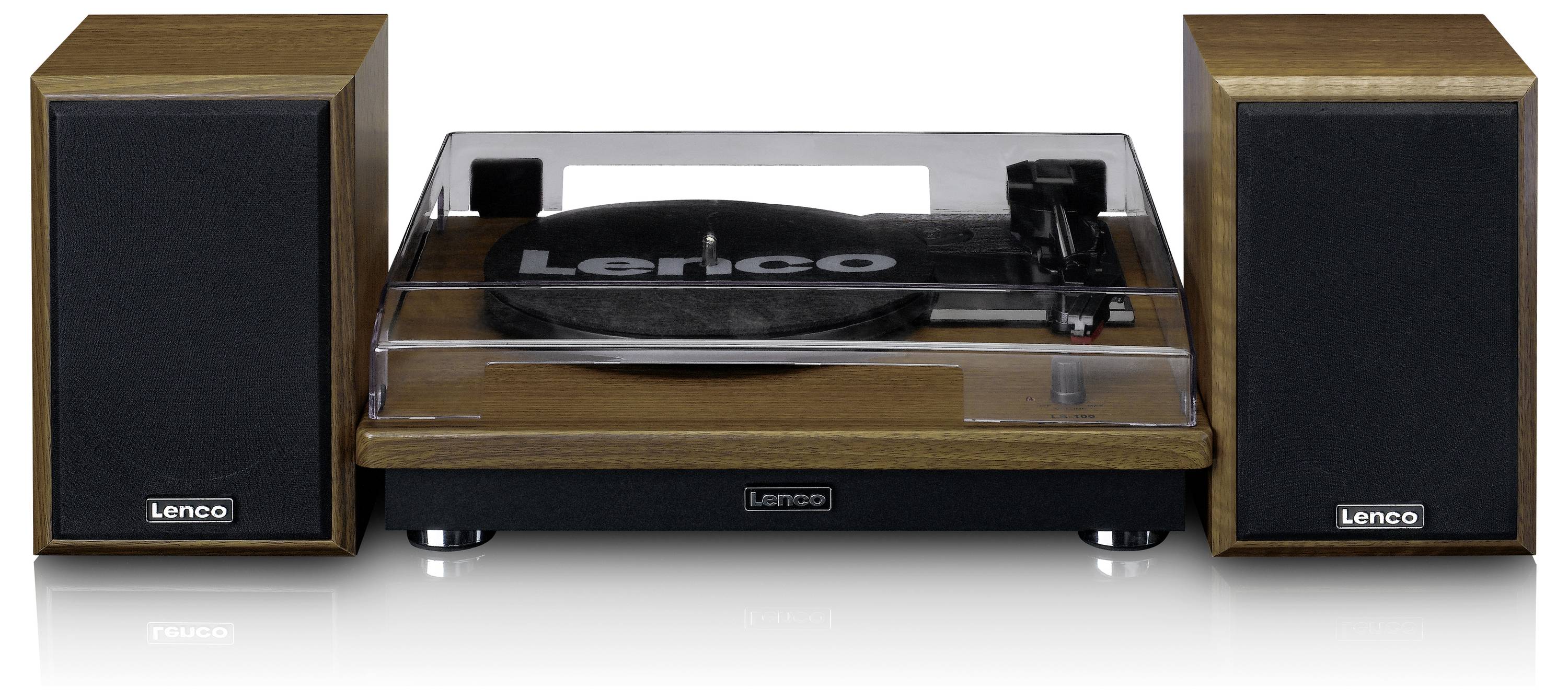 Gramofon s dřevěnou skříní a dvěma reproduktory. Značka 'Lenco' je viditelná na přístroji i reproduktorech.