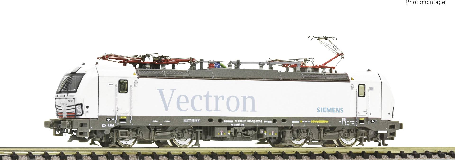 Elektrická lokomotiva značky Siemens Vectron na kolejích, s viditelnými anténami na střeše a červenými sběrači proudu.