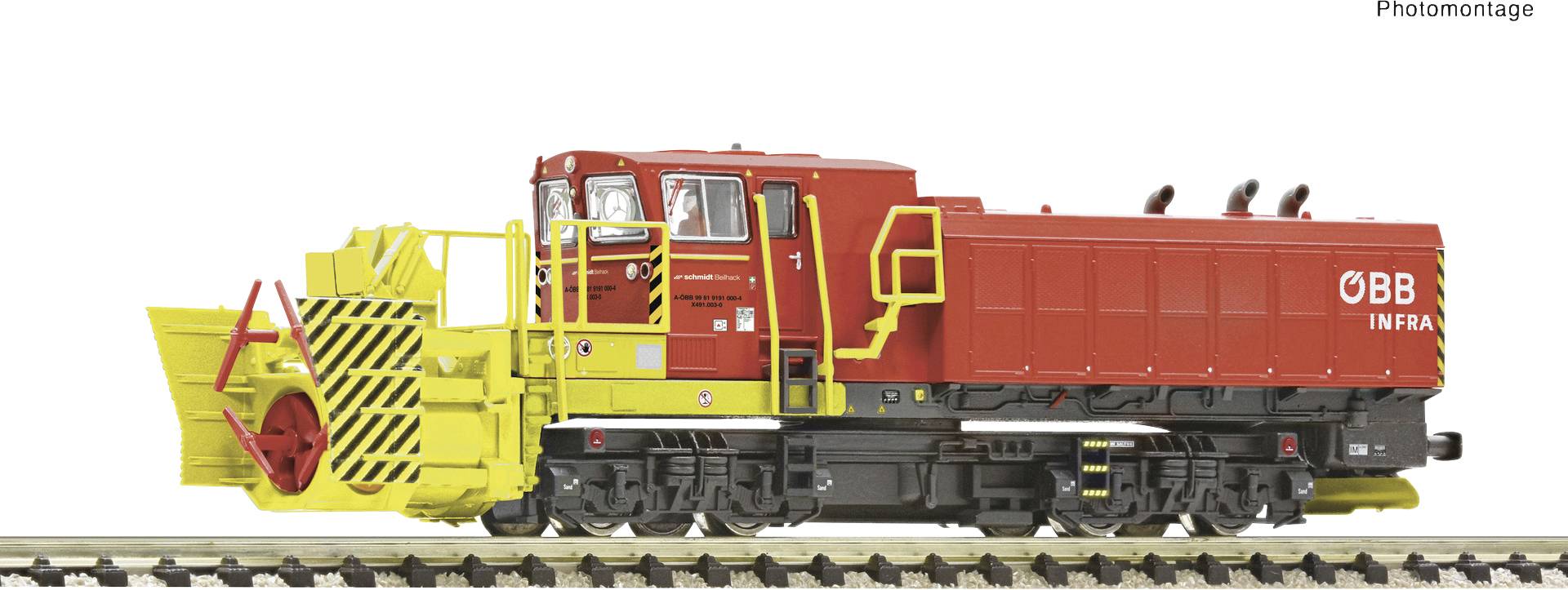 Červená lokomotiva s žlutou sněhovou frézou a nápisem 'ÖBB Infra' jede po koleji.
