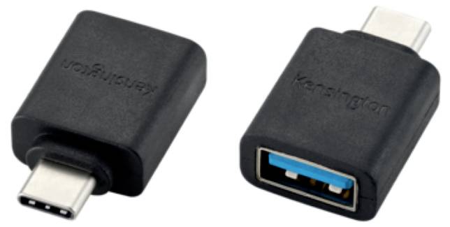 Dva černé USB adaptéry: jeden ukazuje USB-C konektor, druhý USB-A port. Oba mají logo značky.