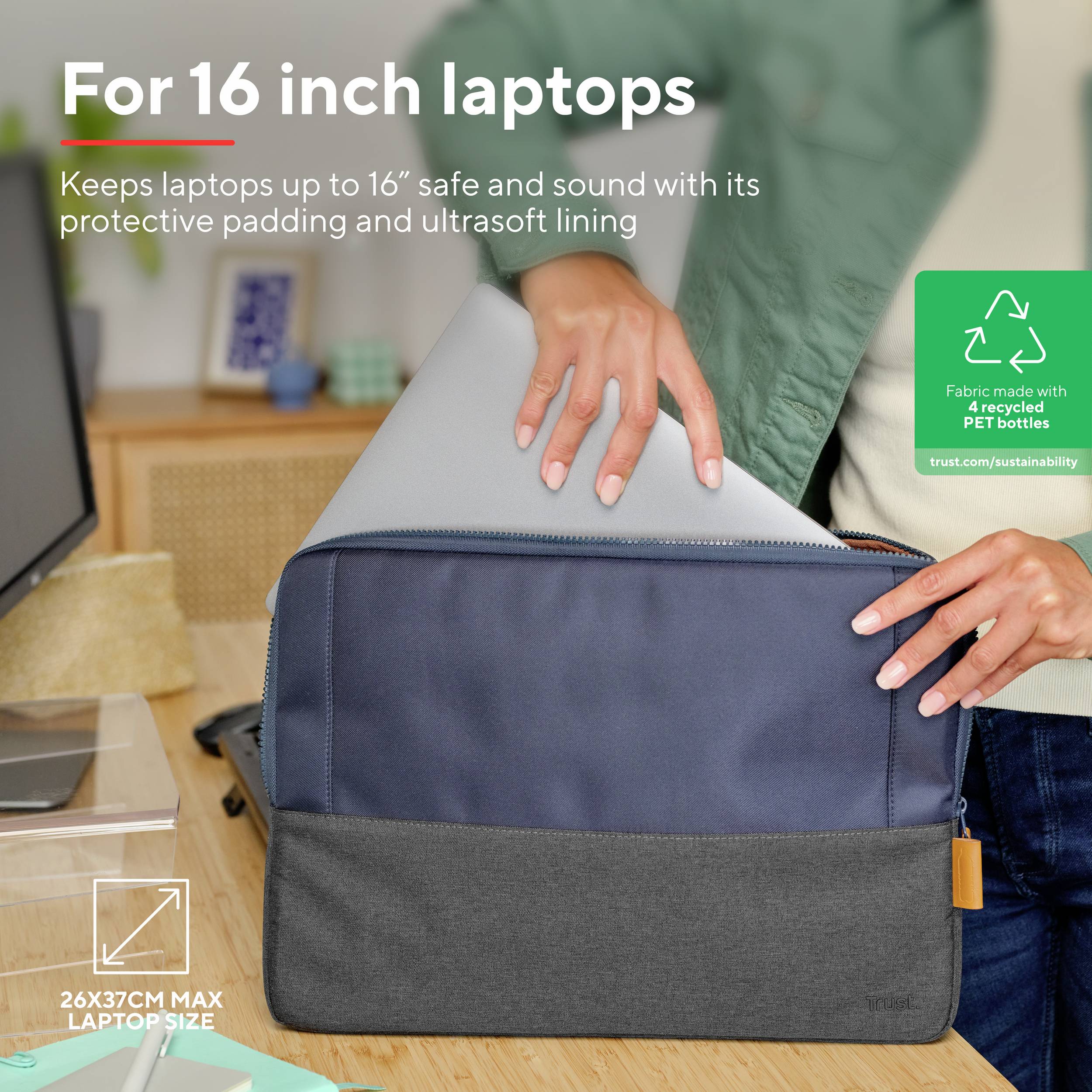 Osoba vkládá notebook do polstrované ochranné obálky. Text: "Pro 16palcové laptopy". V pozadí je vidět pracovní stůl.
