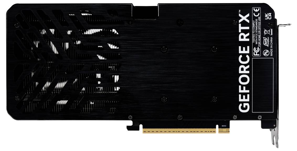 Grafická karta pohledem shora s nápisem 'GEFORCE RTX', černý povrch, větrací štěrbiny vlevo a řada konektorů dole.