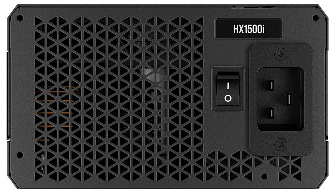 Černý zadní panel počítačového zdroje s větracími otvory, napájecím konektorem a vypínačem, model 'HX1500i'.