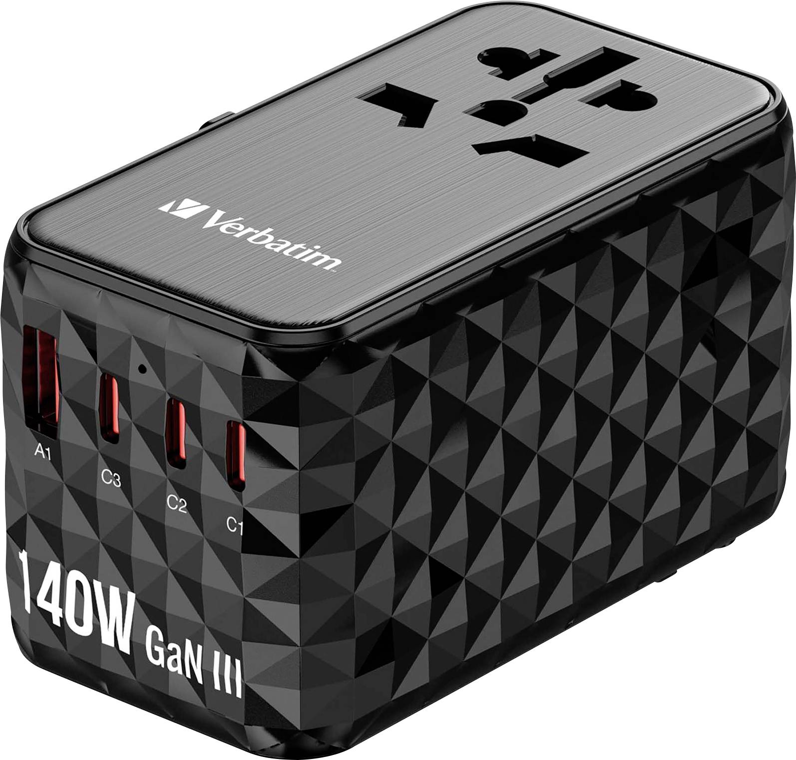 Černá nabíječka Verbatim s trojúhelníkovým vzorem, výkon 140W, tři USB porty a univerzální zásuvkou.