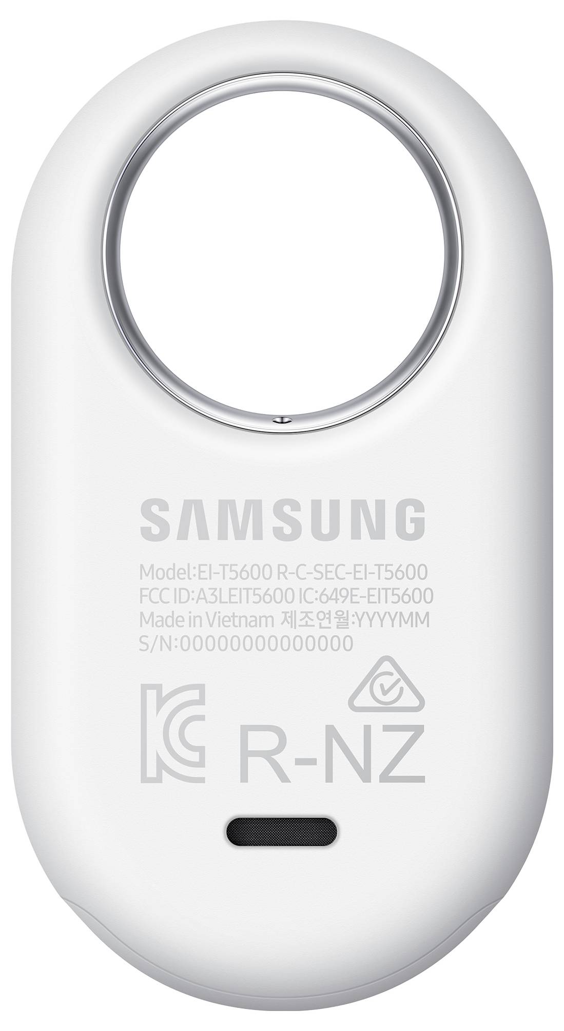Bílé zařízení Samsung s kruhovým otvorem v horní části, které zobrazuje firemní logo a regulatorní informace, včetně čísla modelu a sériového čísla.