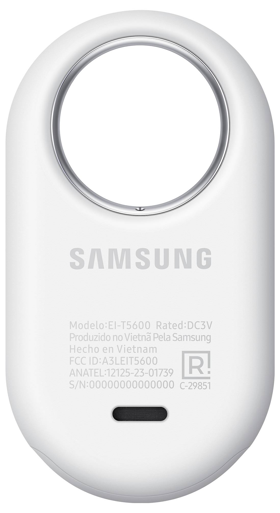 Zadní pohled na bílé elektronické zařízení Samsung s kruhovým otvorem, zobrazující údaje o modelu a hodnocení ve více jazycích.