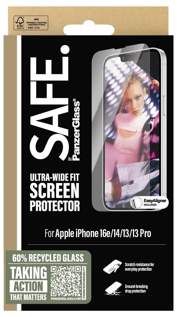 Ochranná fólie PanzerGlass: Design obalu 'SAFE.' s obrázkem iPhonu, charakteristika ochranné fólie, recyklované sklo a informace o kompatibilitě.
