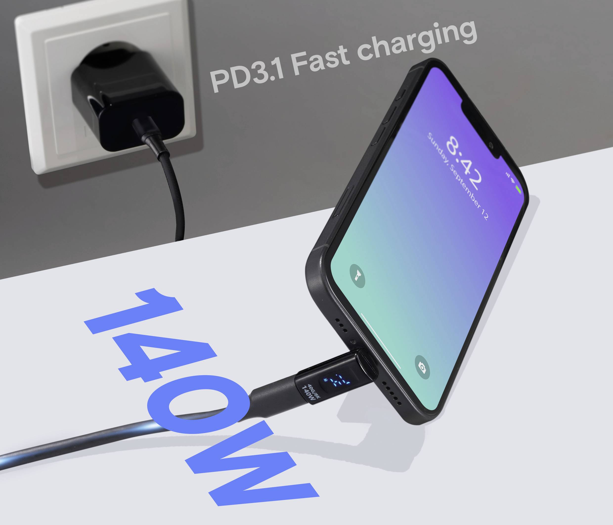 Smartphone připojený k 140W nabíječce, na displeji zobrazeno 'PD3.1 Rychlé nabíjení.' Na obrazovce čas 8:42.
