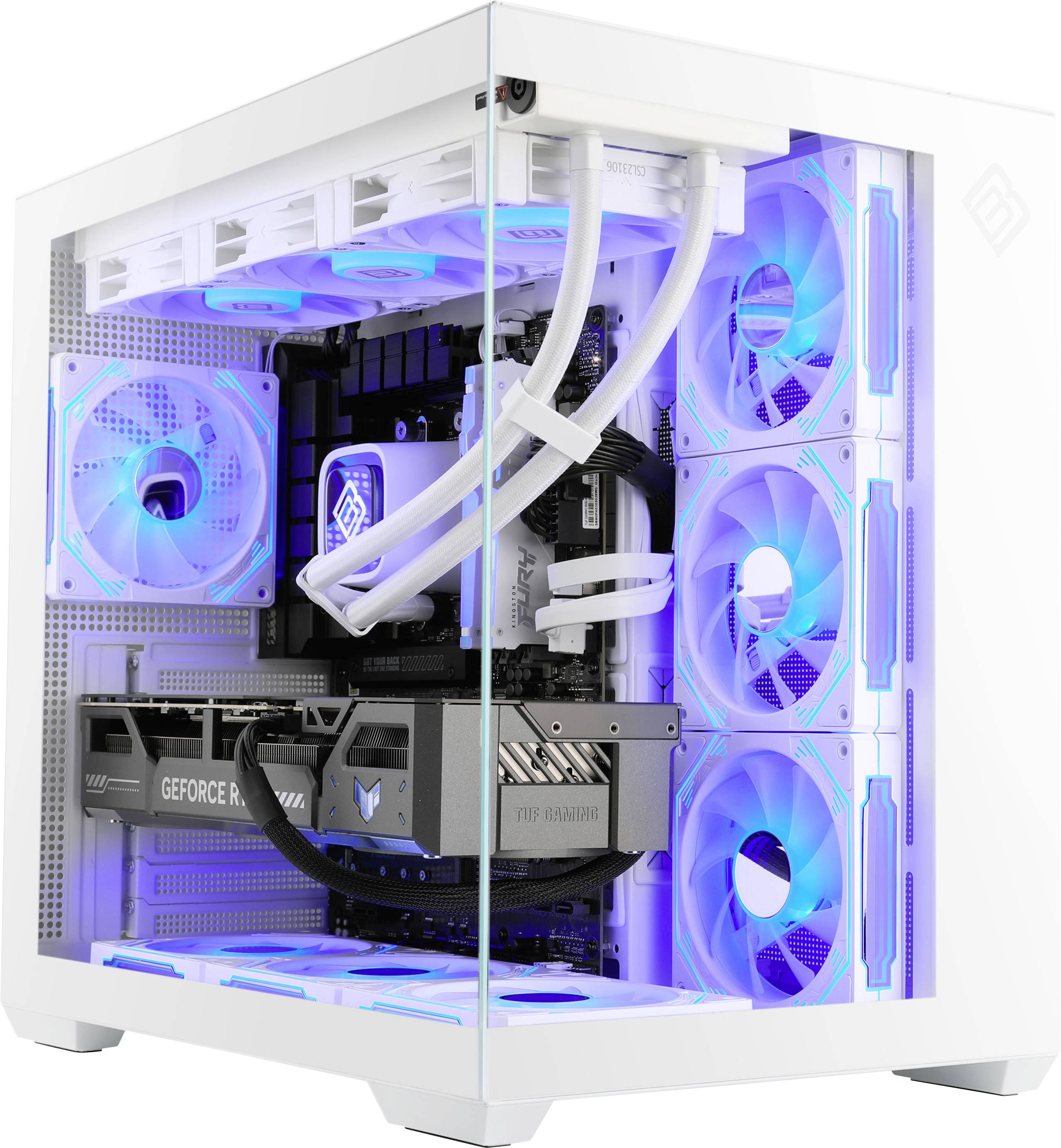 Bílý herní počítač s průhledným bočním panelem ukazuje vnitřní komponenty, včetně osvětlených ventilátorů a grafické karty 'Gefore'.